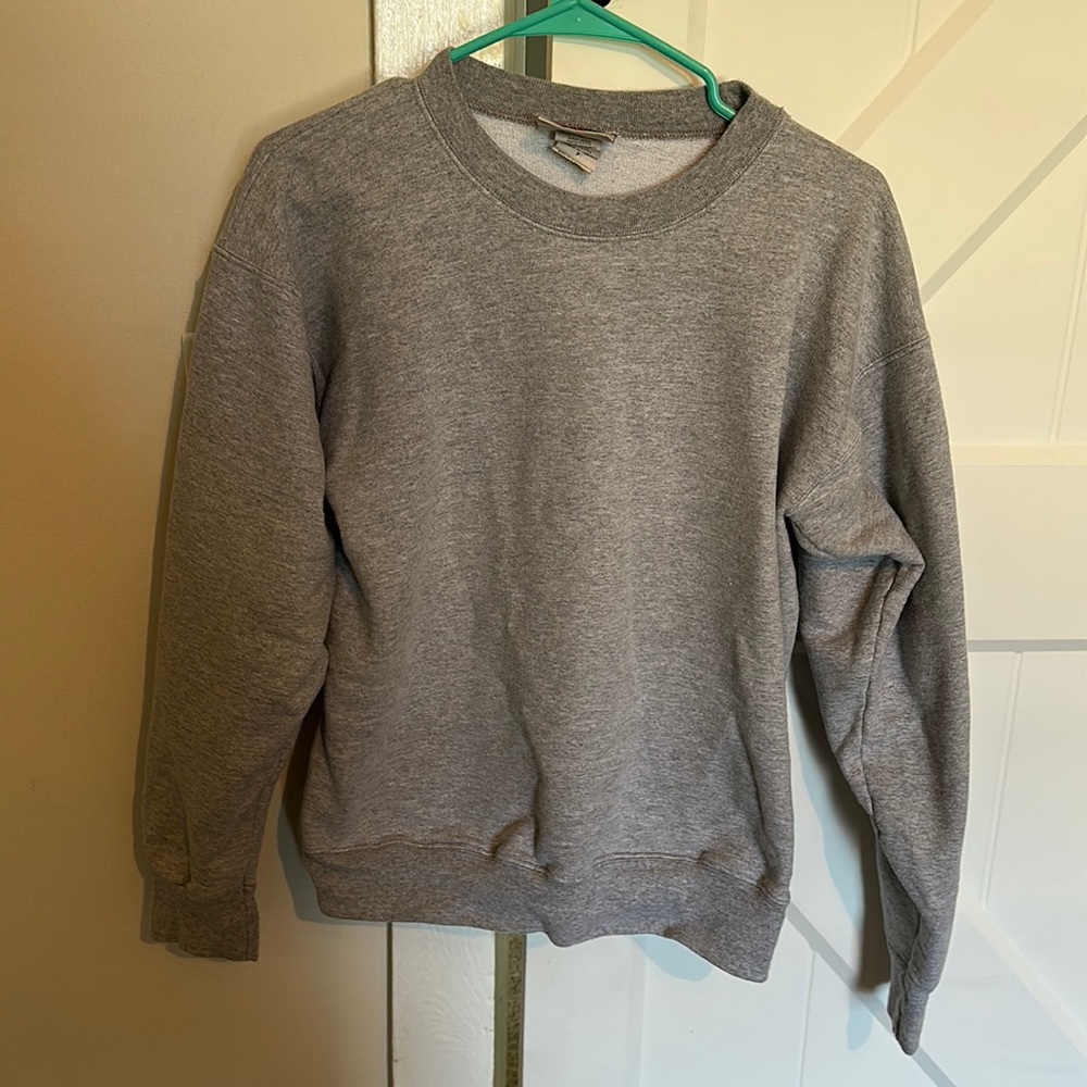 Hanes small 34-36 crew neck sweatshirt. Unisex